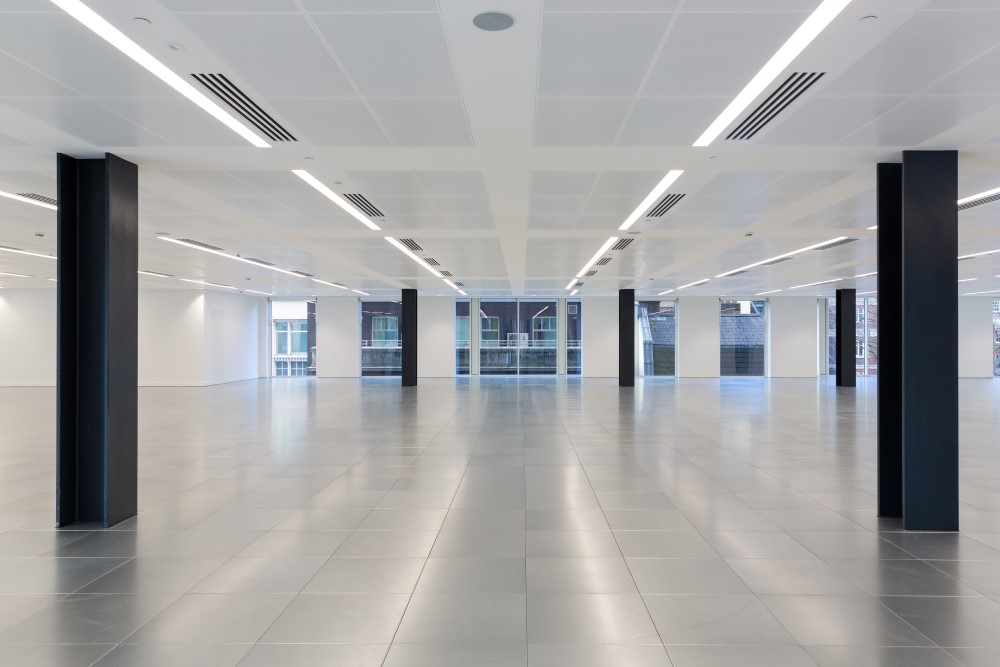 Wall-to-wall tartan with a square tile