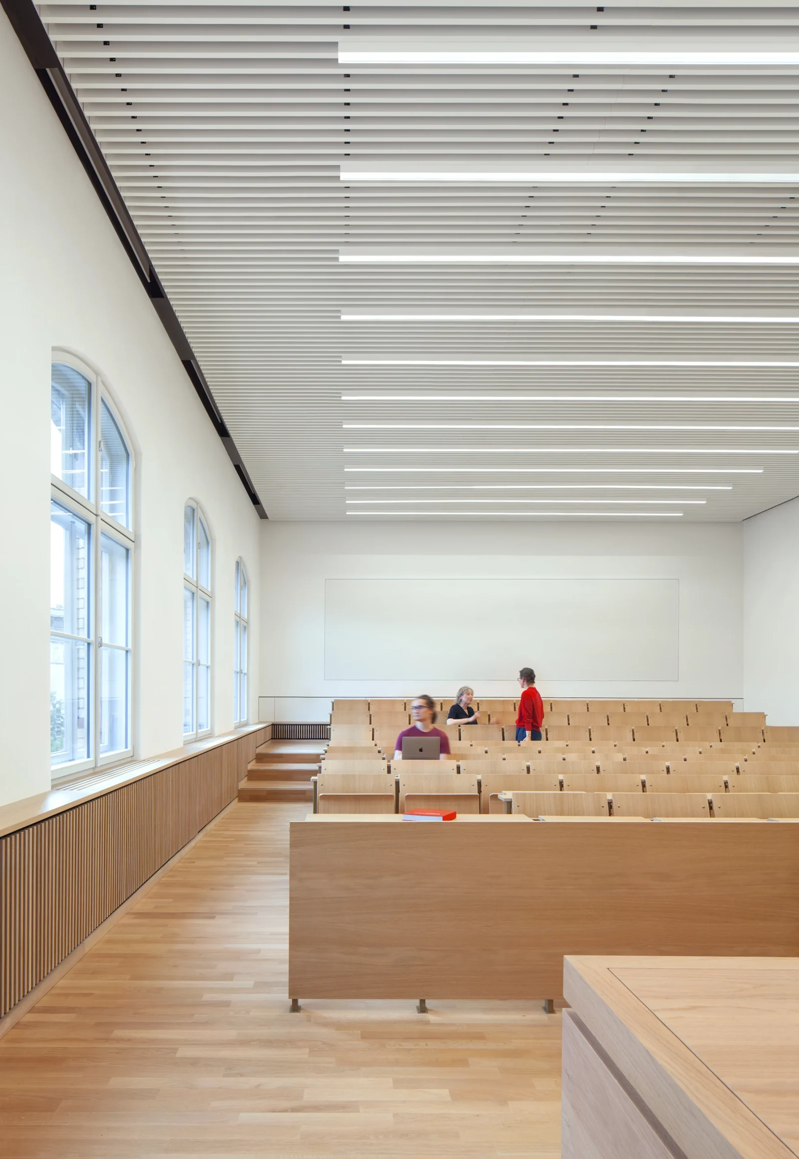Wall-to-wall continuous linear profiles