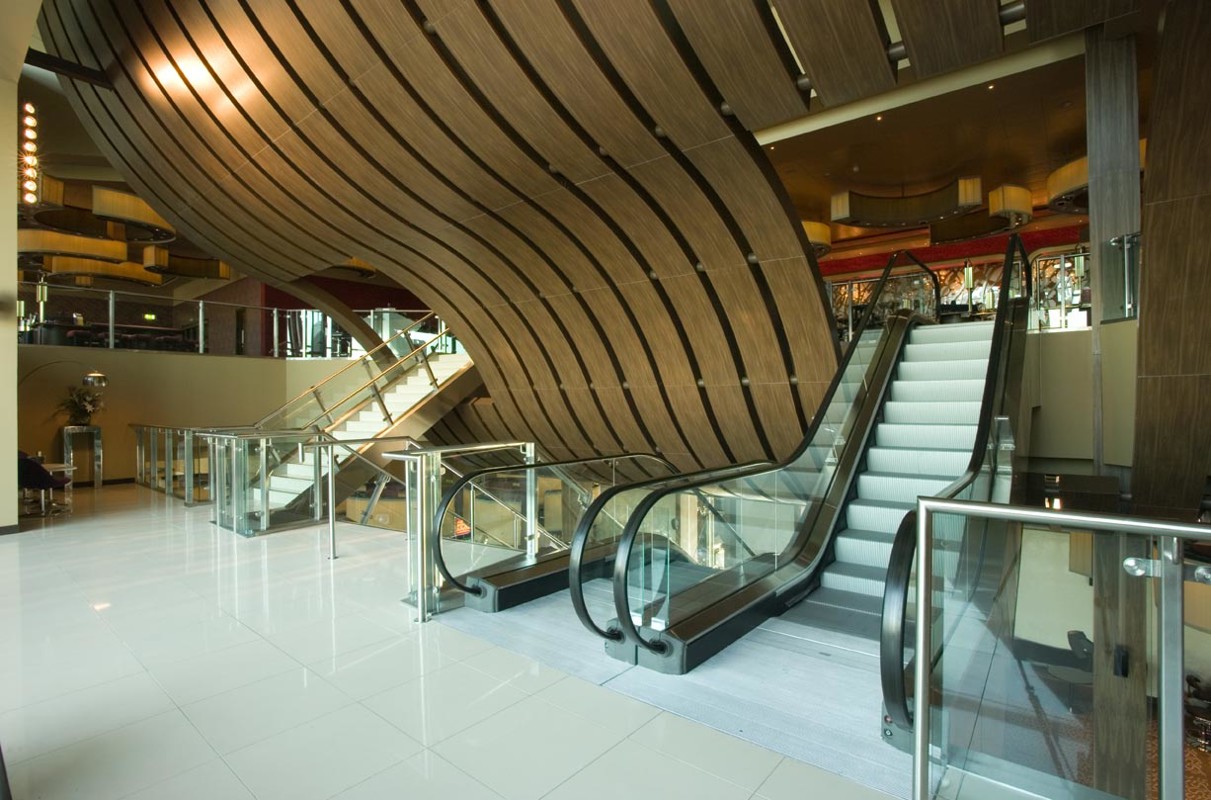 alea-lei-am-bes-046-©Paul Zanre.jpg