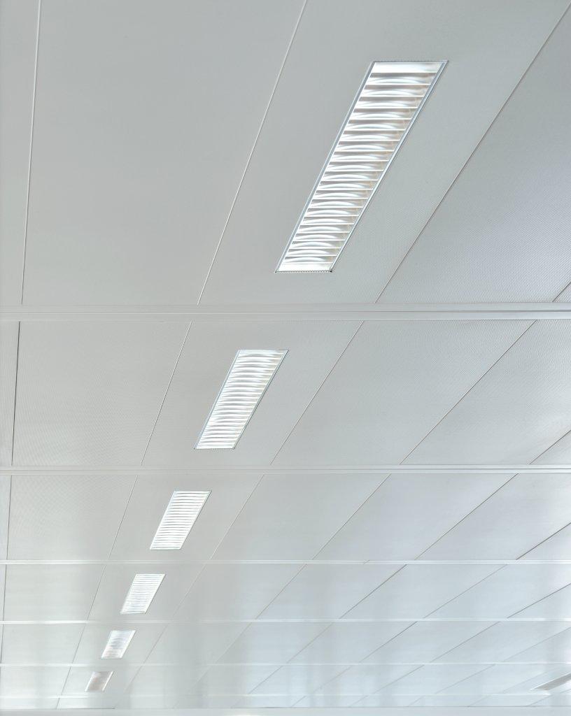 EQW-COM-330P-21© Philip Vile.jpg