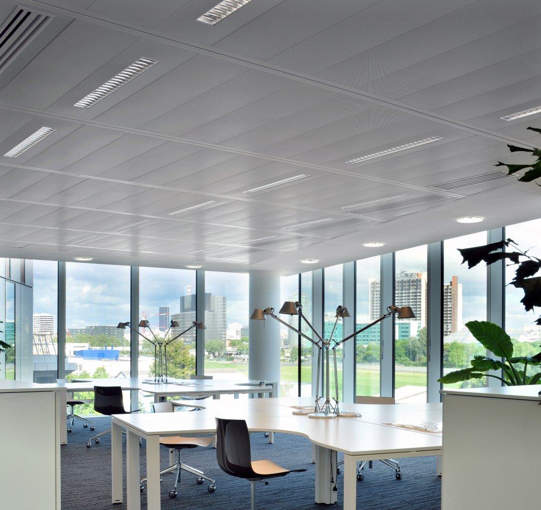 EQW-COM-330P-26© Philip Vile.jpg