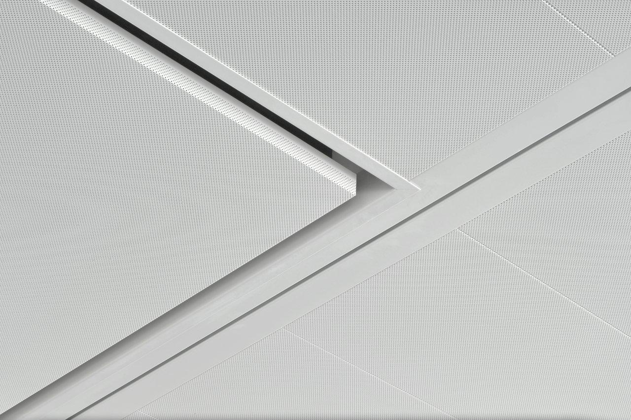 EQW-COM-330P-19© Philip Vile.jpg