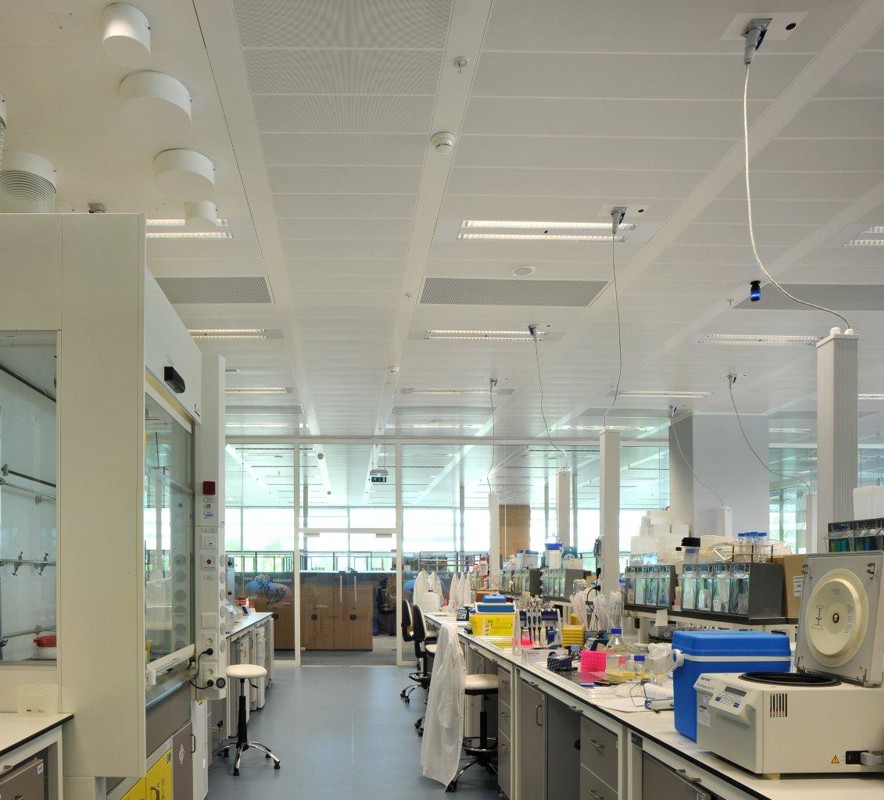 gsk-com-330p-01© Philip Vile.jpg