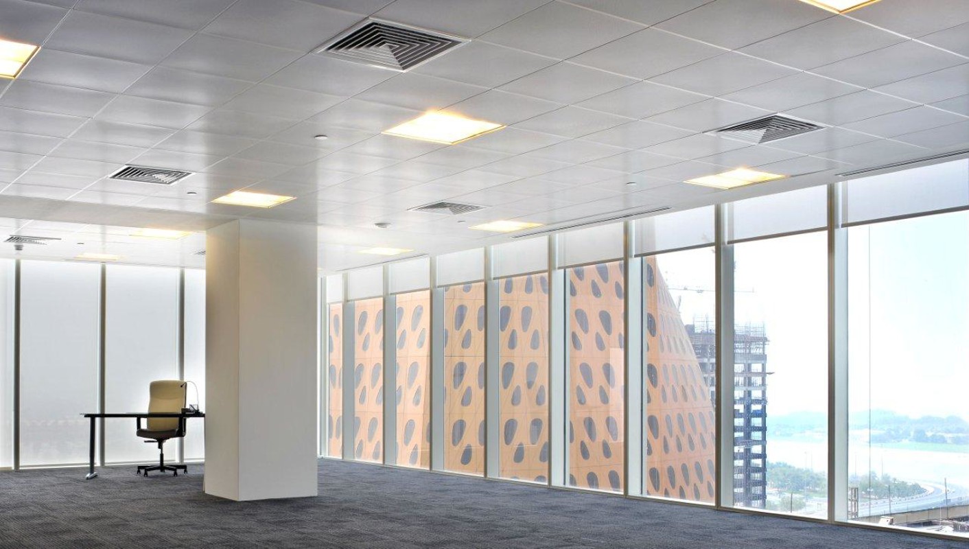 int-com-150-005-©Philip Vile.jpg