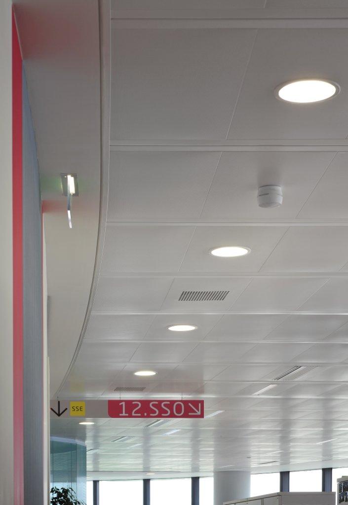 bou-com-330p-05© Philip Vile.jpg