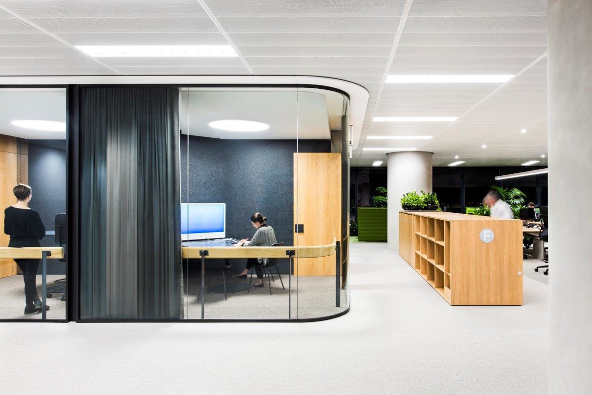 Lend-Lrg-330-com (1).jpg