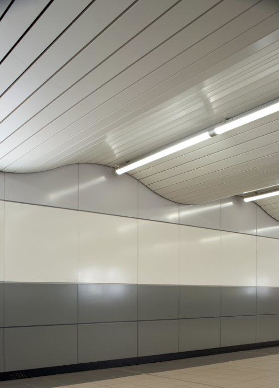 MKStation-TRA-720-Wall-Curved (4).jpg