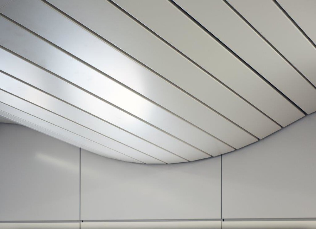 MKStation-TRA-720-Wall-Curved (7).jpg