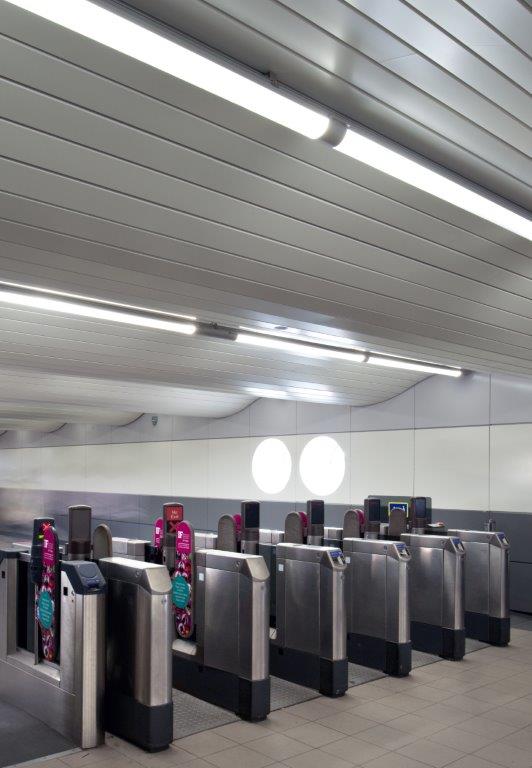 MKStation-TRA-720-Wall-Curved (14).jpg