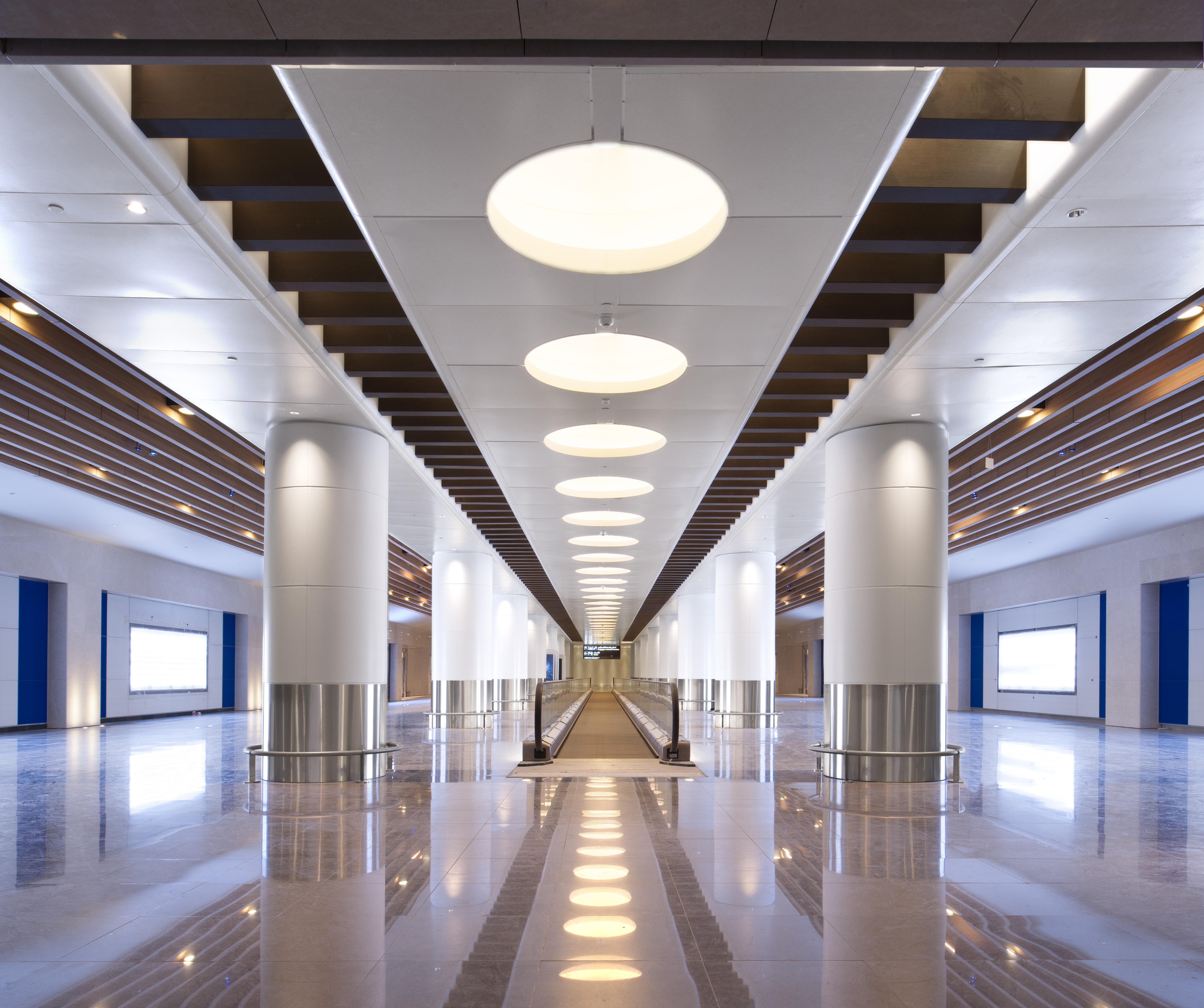 Muscat-Lrg-NorthPierArrivals-Tra (39).jpg