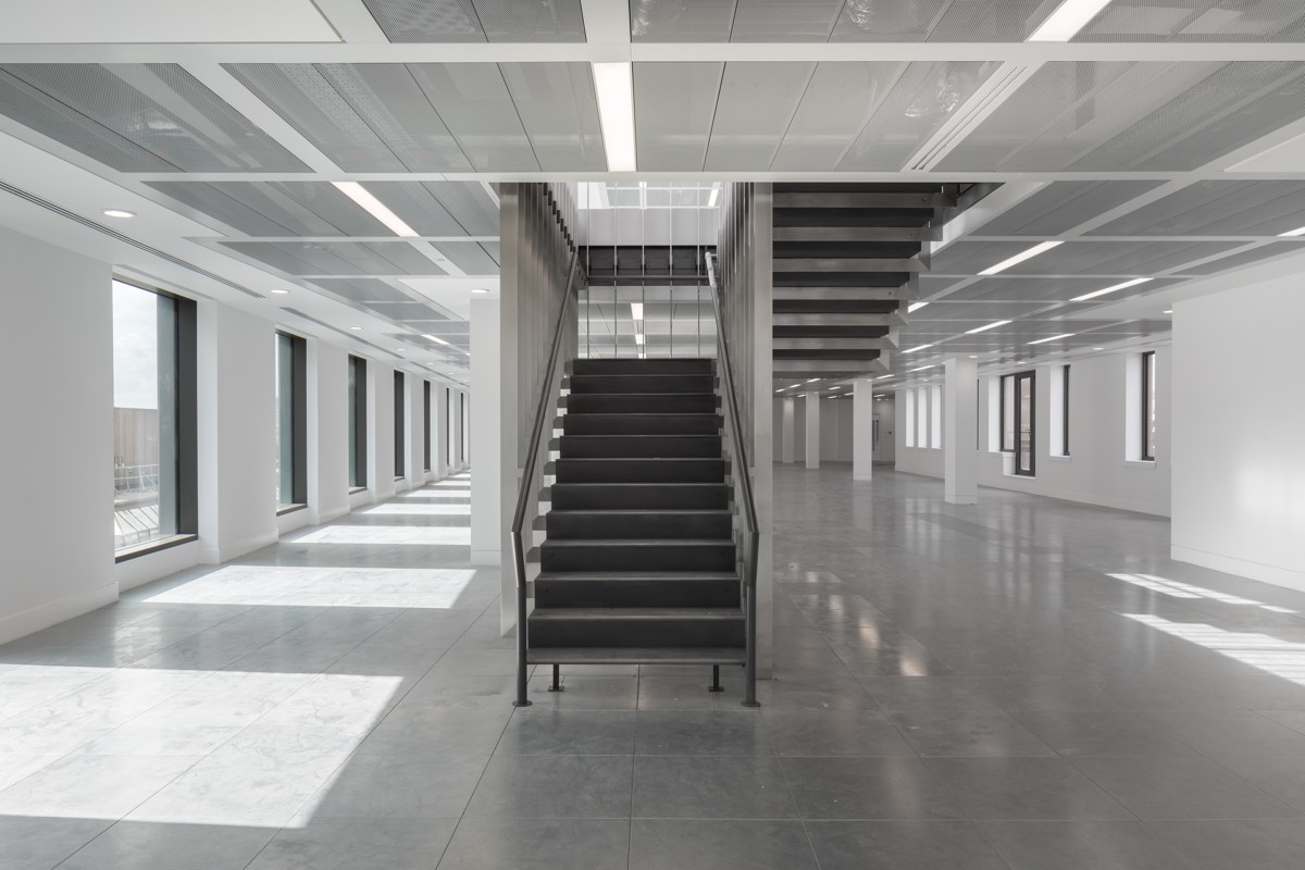 90Fet-Lrg-330-com (3)-min.jpg