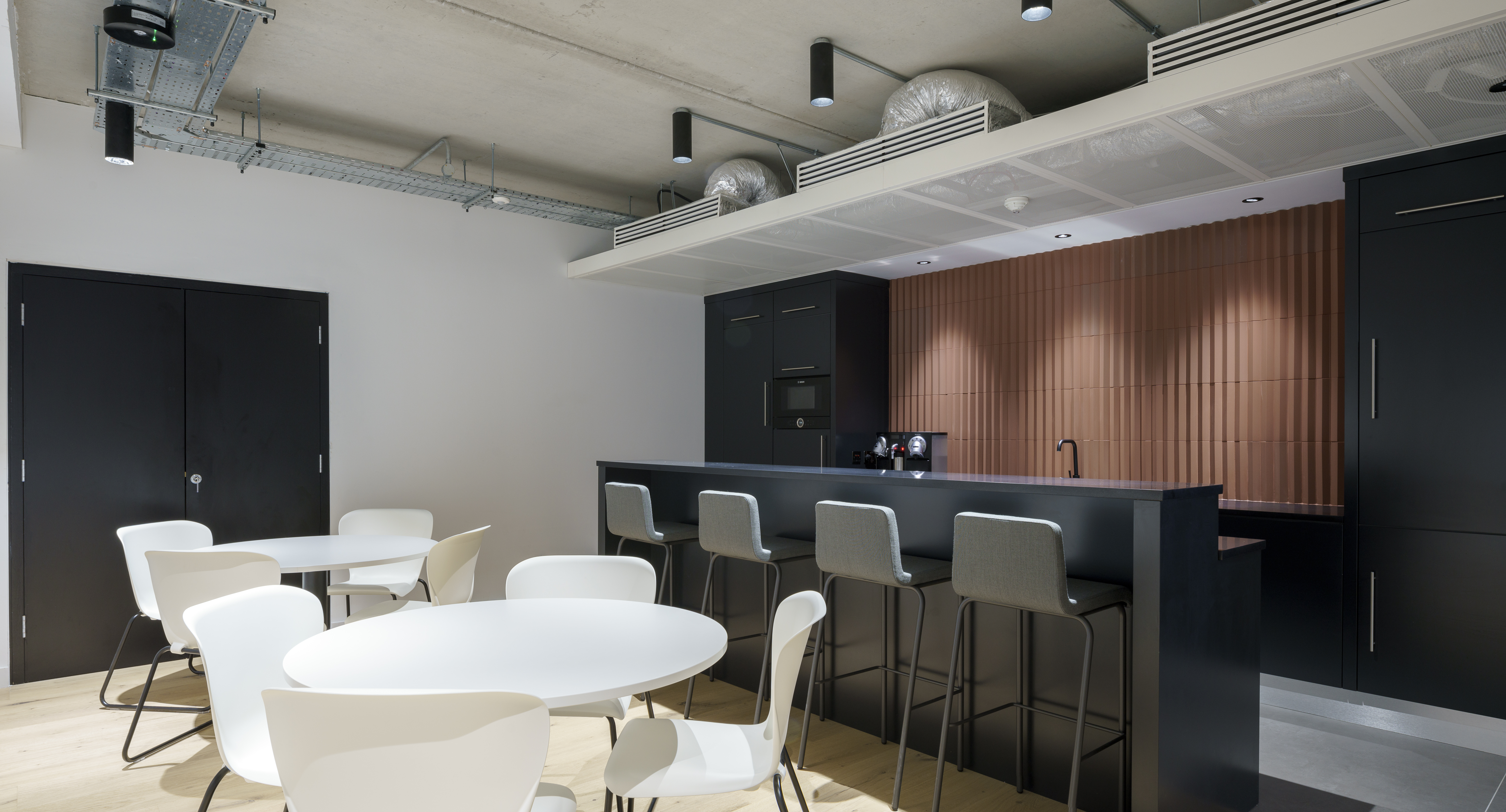 Hua-Lrg-150-com (2).jpg