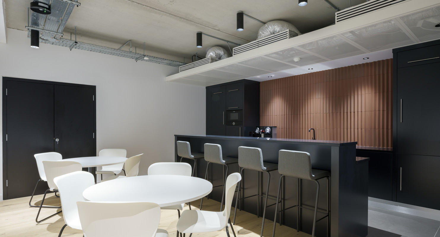 Hua-Lrg-150-com (2).jpg