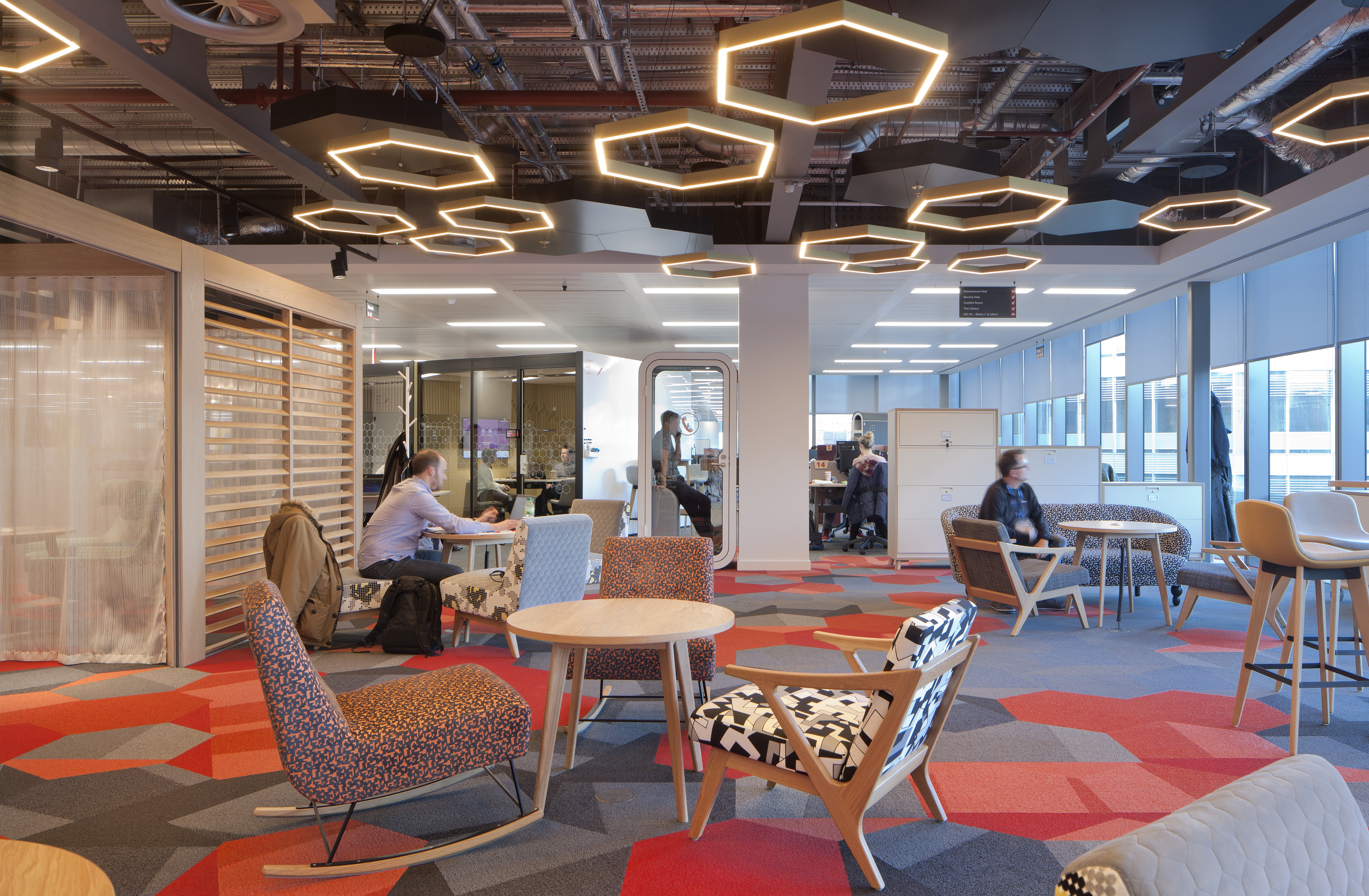 PwCM-Lrg-600-Com (3).jpg