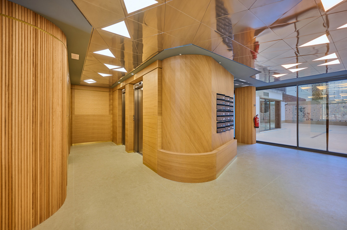 331 Corcega SAS200 PPC Chrome Residential Lrg (22)