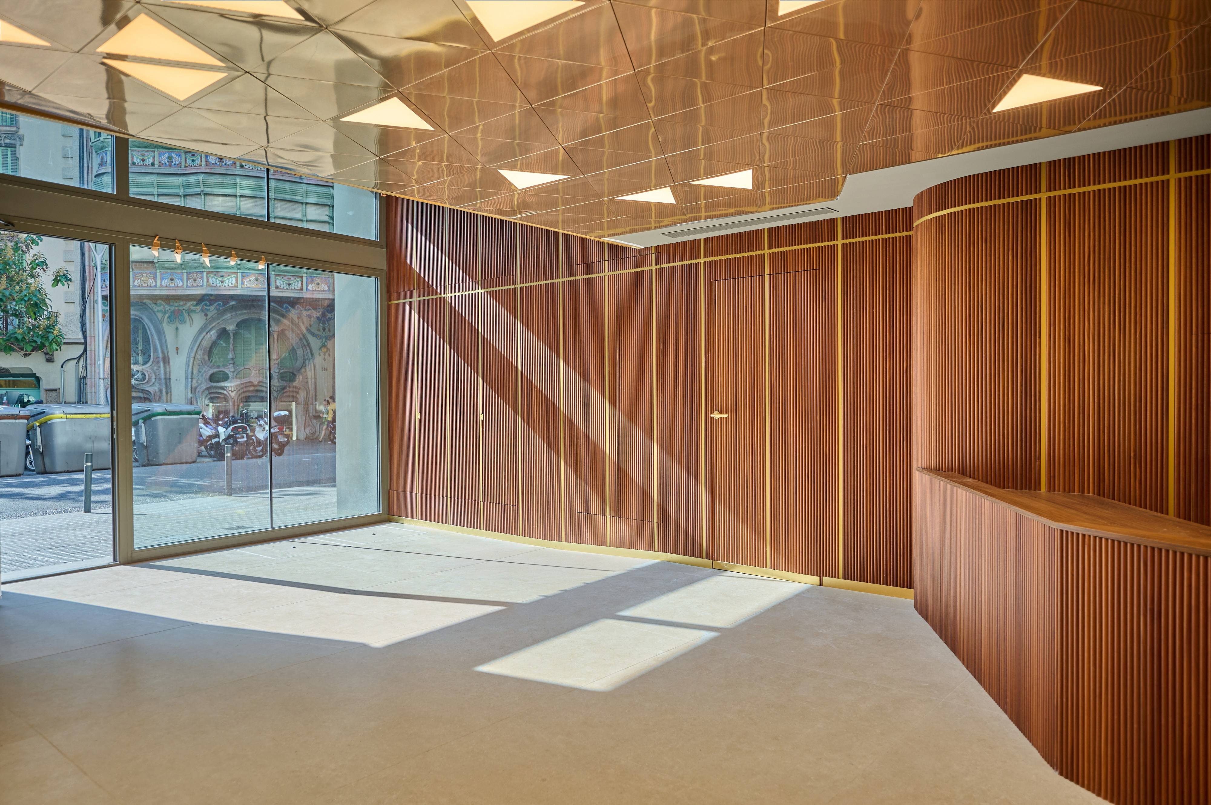 331 Corcega SAS200 PPC Chrome Residential Lrg (25)