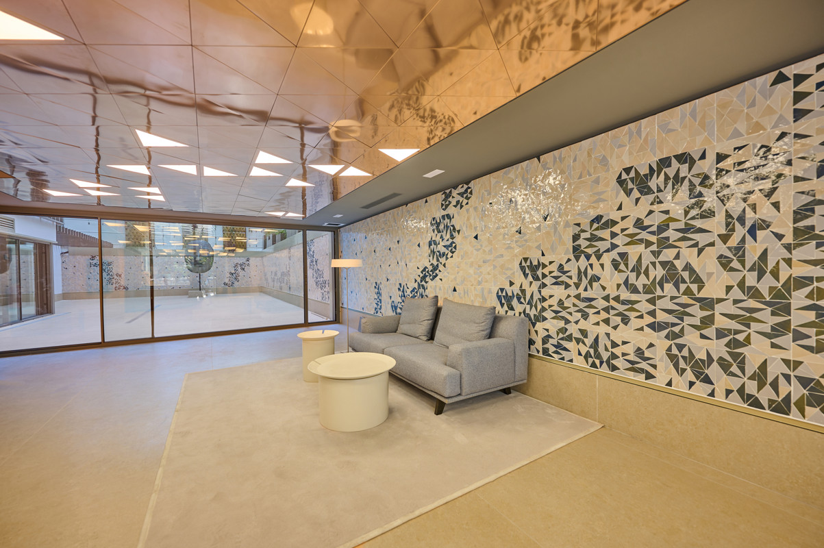 331 Corcega SAS200 PPC Chrome Residential Lrg (21)