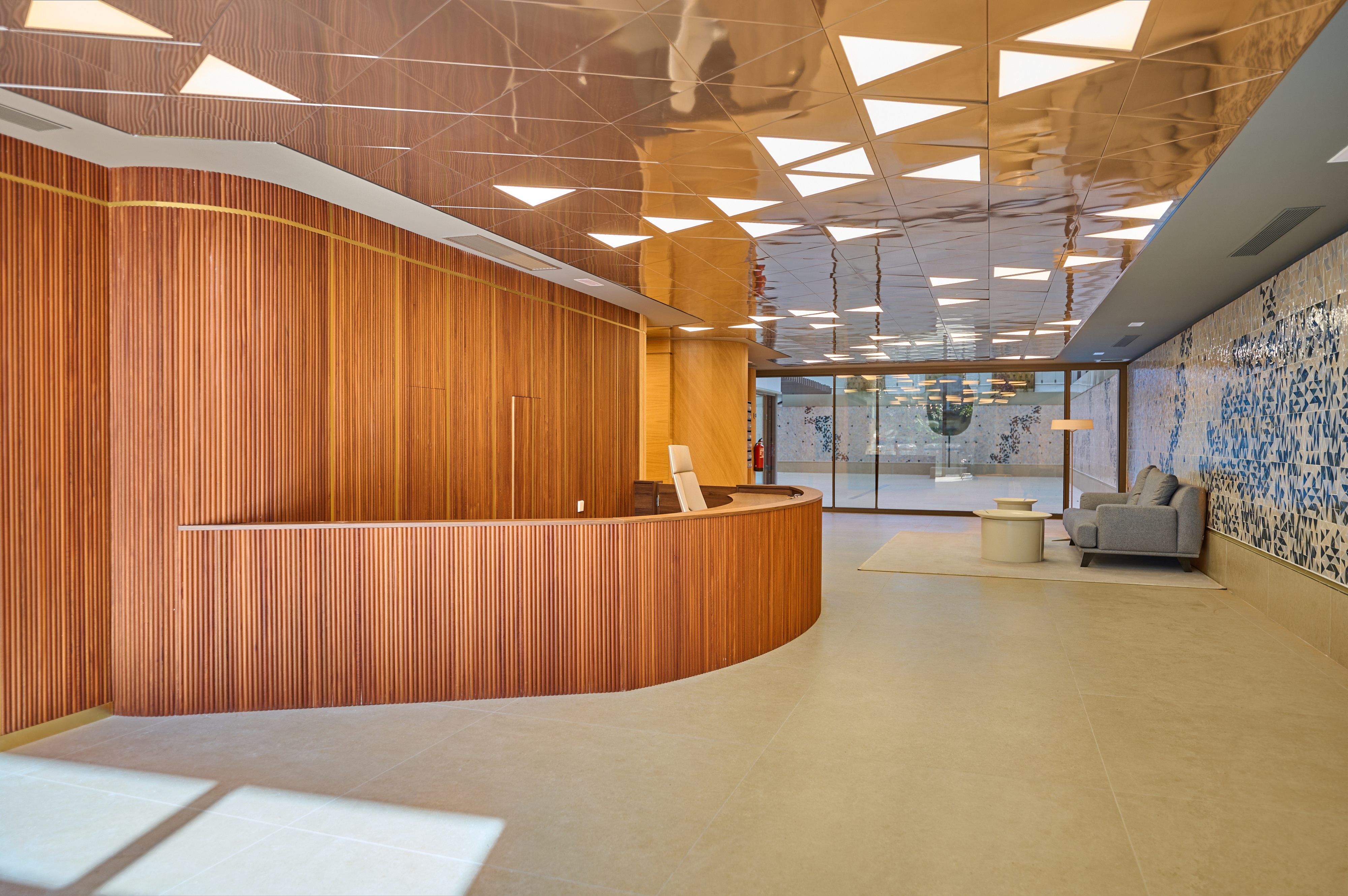 331 Corcega SAS200 PPC Chrome Residential Lrg (20)