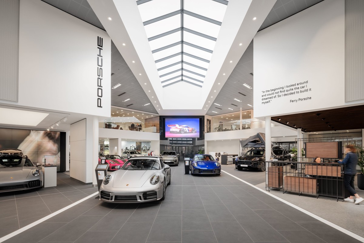 Porsche Newport Ret Medium (3)