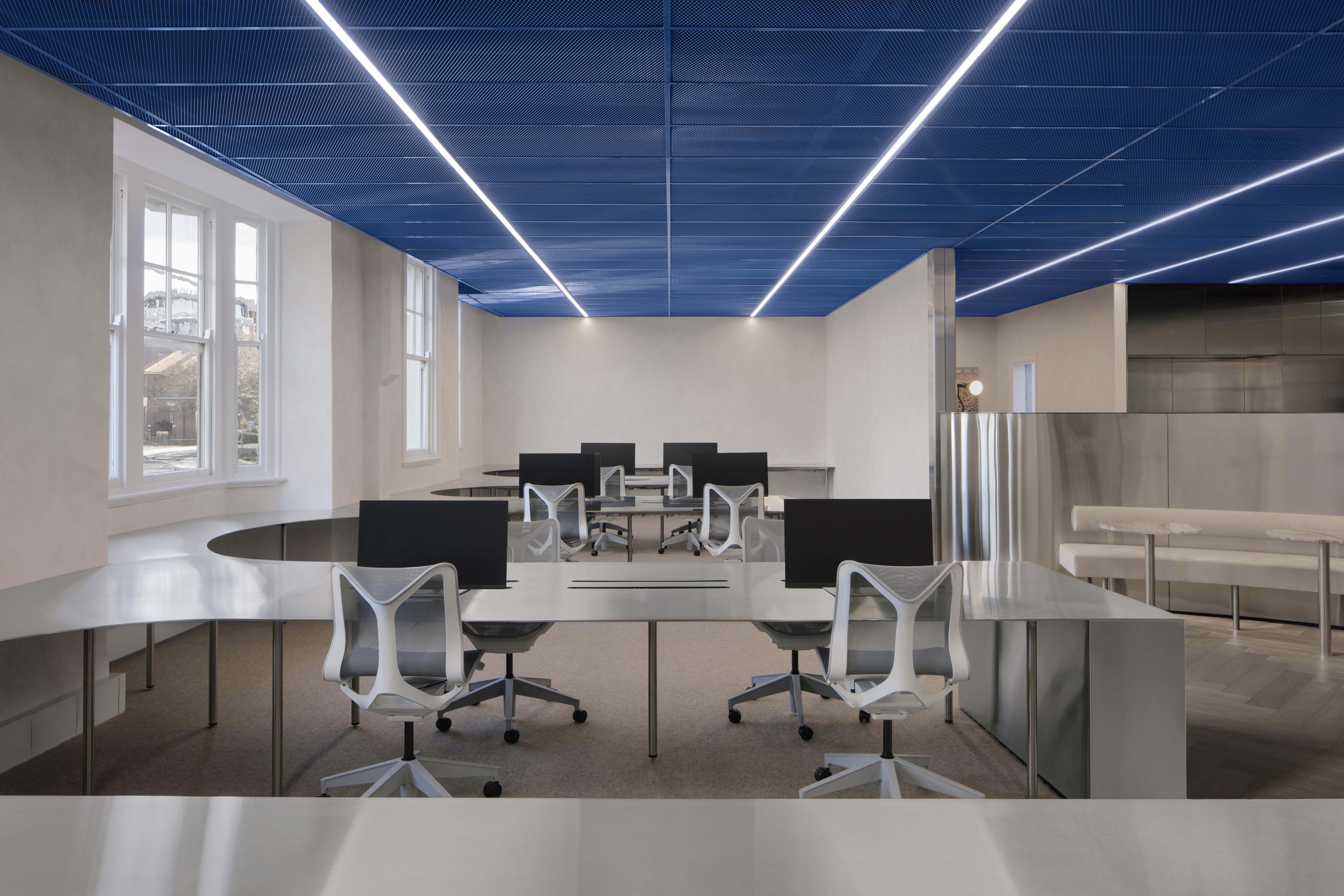 Bresicwhitney 130 Mesh Com Med (2)